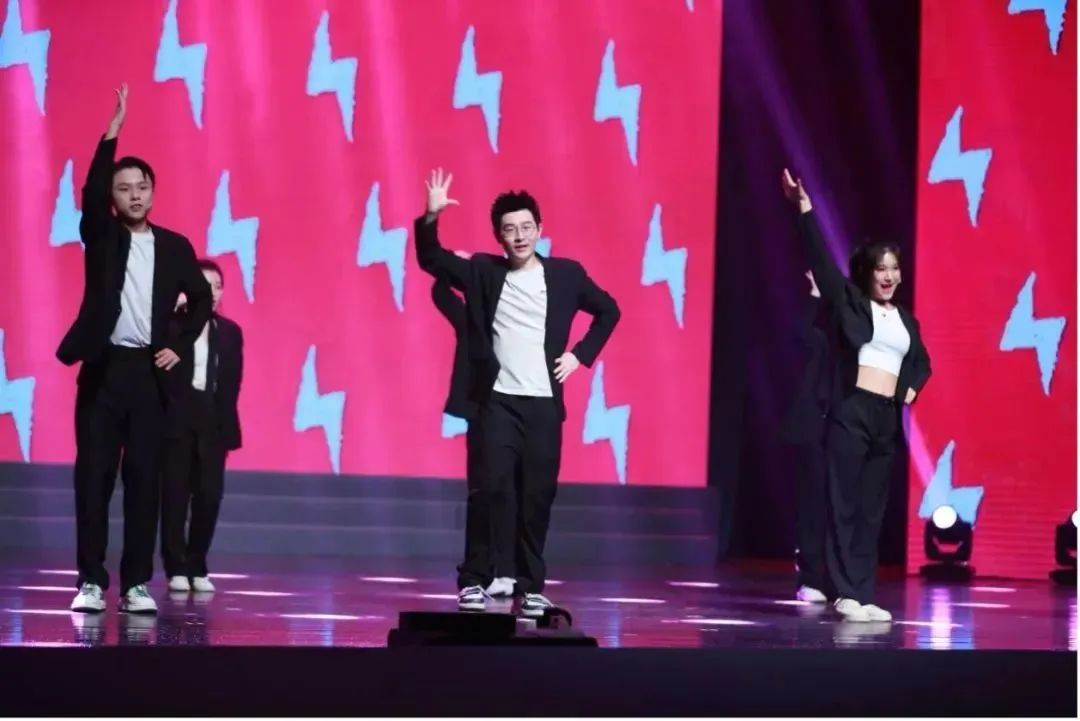 DACE715E24732BAA1ADA2E68124_7364581E_10C15